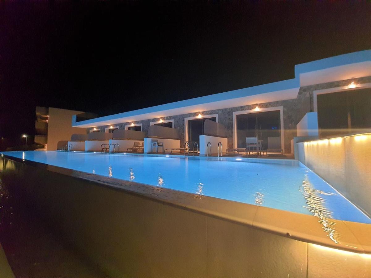 Zoes Hotel & Suites Фалираки Екстериор снимка