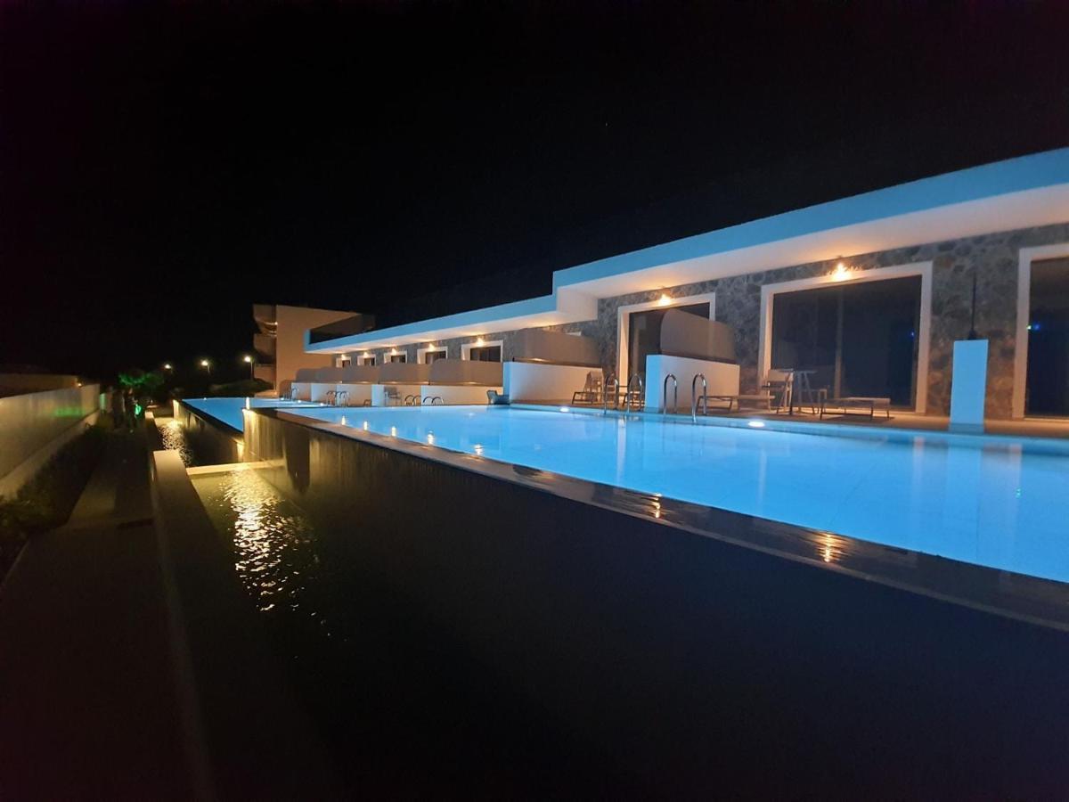 Zoes Hotel & Suites Фалираки Екстериор снимка