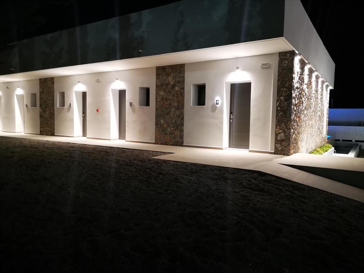 Zoes Hotel & Suites Фалираки Екстериор снимка