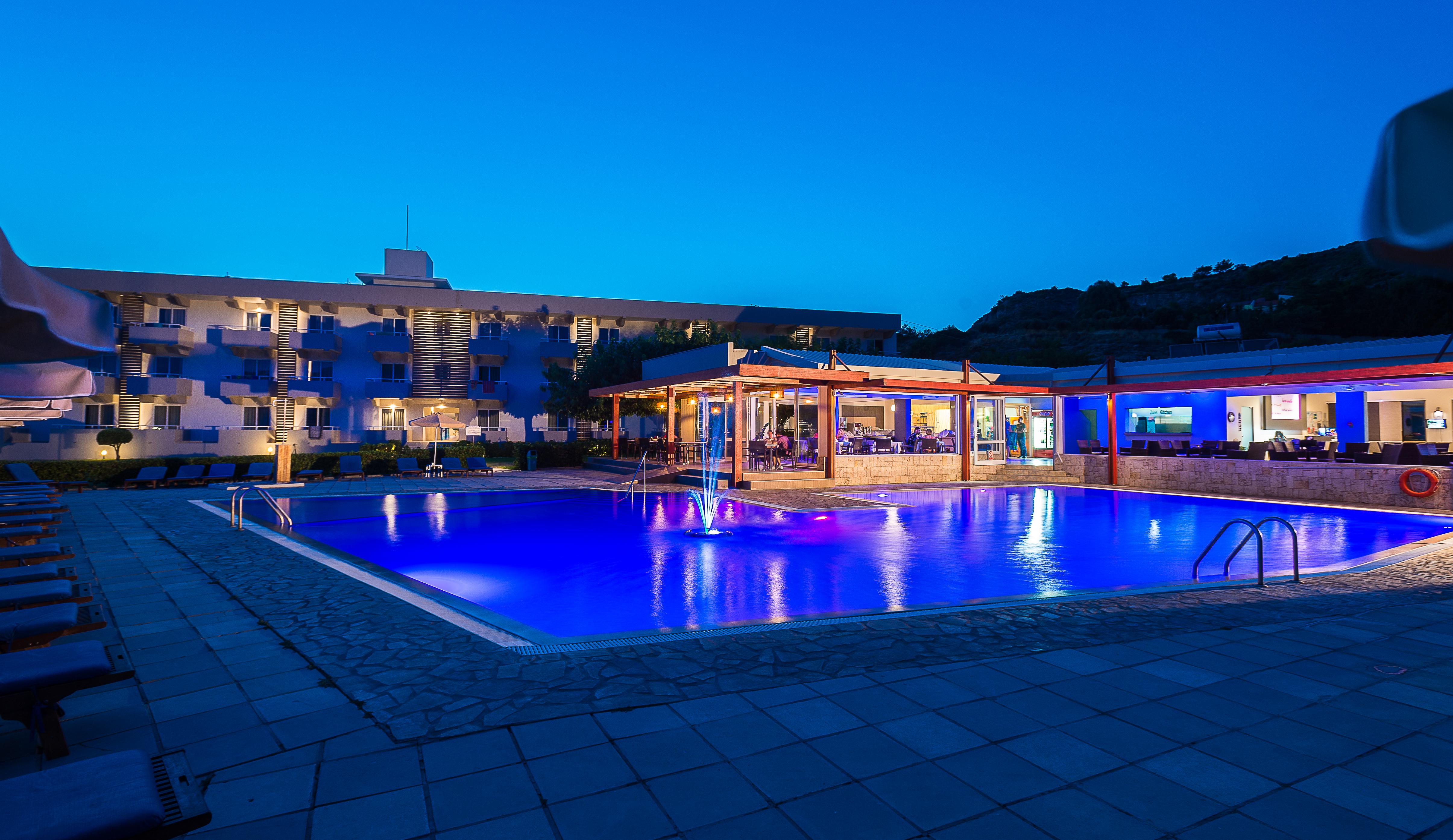 Zoes Hotel & Suites Фалираки Екстериор снимка