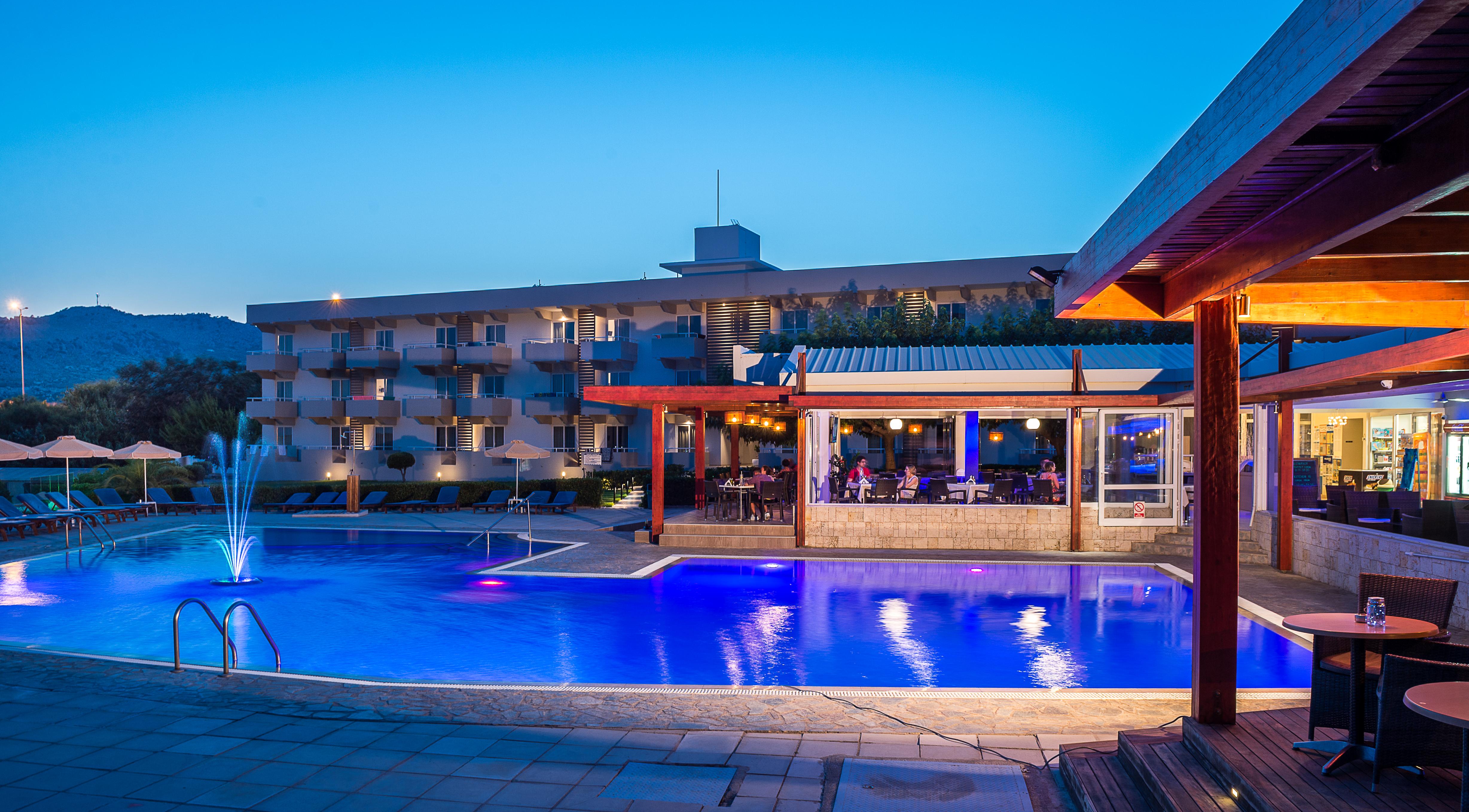 Zoes Hotel & Suites Фалираки Екстериор снимка