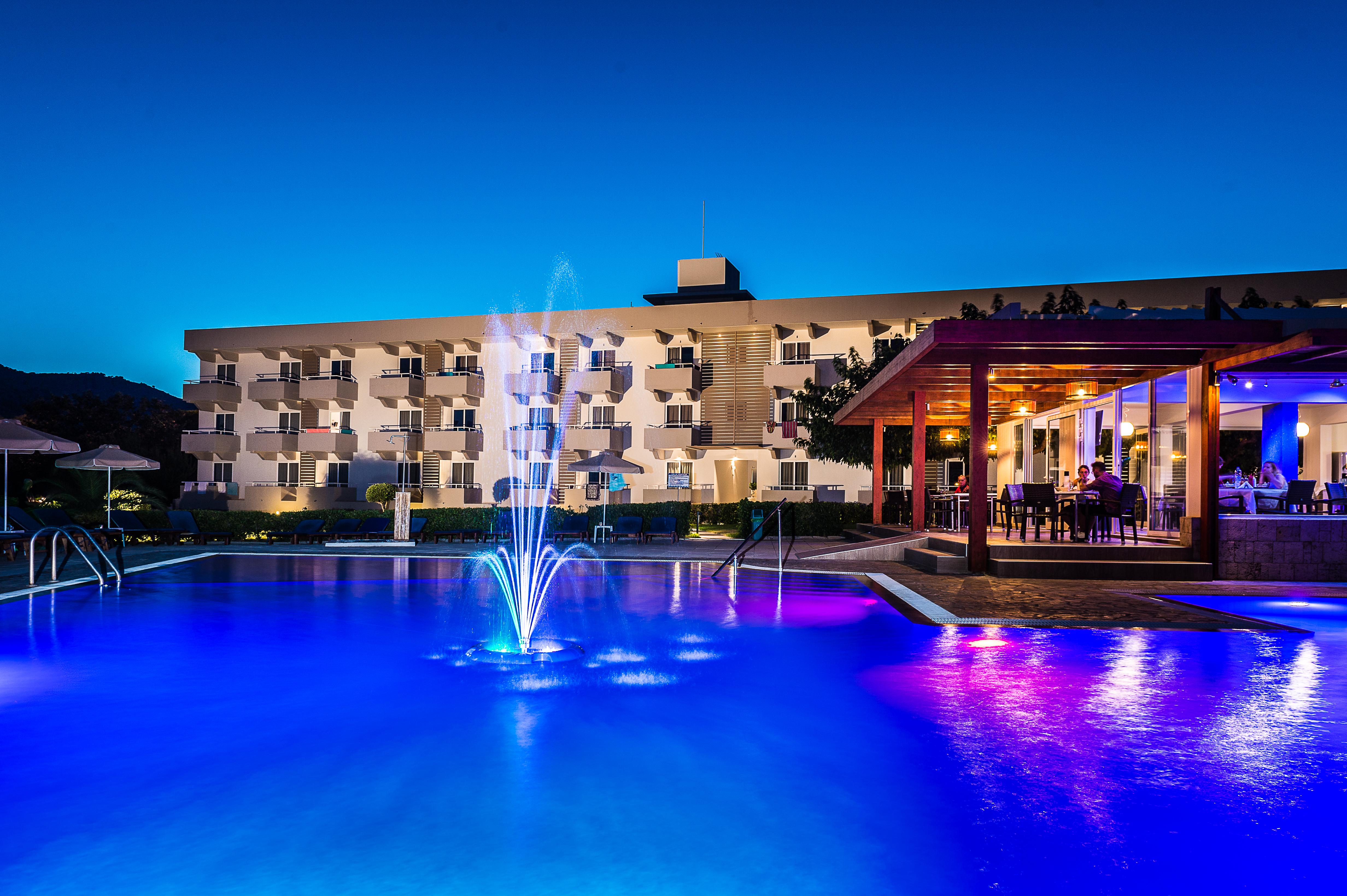 Zoes Hotel & Suites Фалираки Екстериор снимка