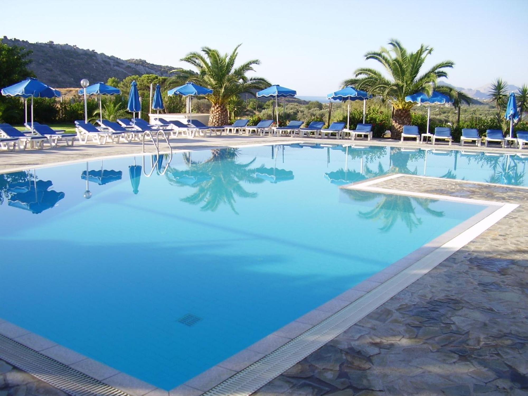 Zoes Hotel & Suites Фалираки Екстериор снимка